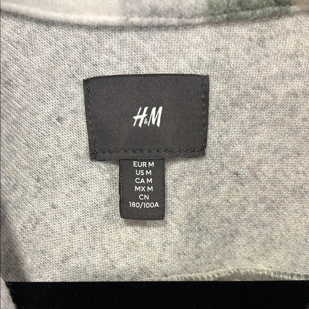 H&M collared,Gray, white & Green plaid, button down, relaxed over-shirt  size M